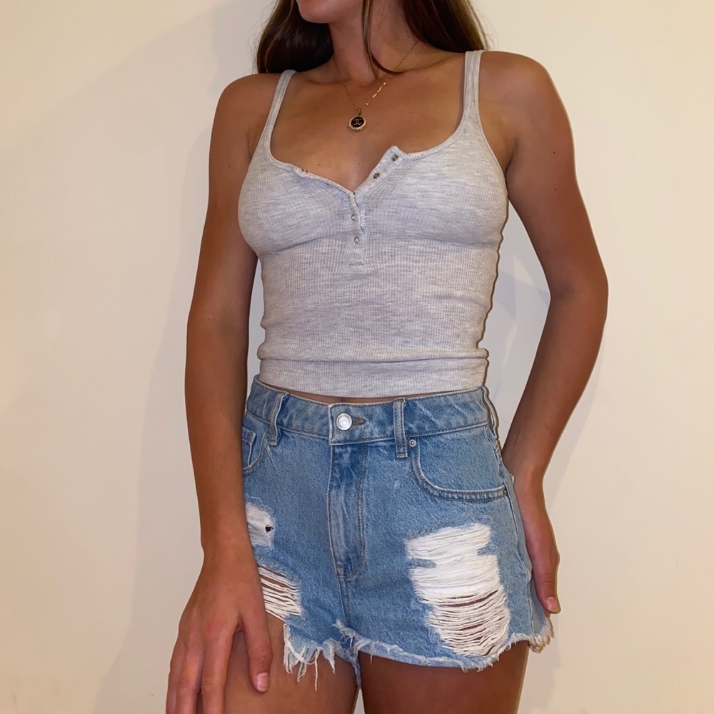 Button Crop Top - Picture 4 of 5